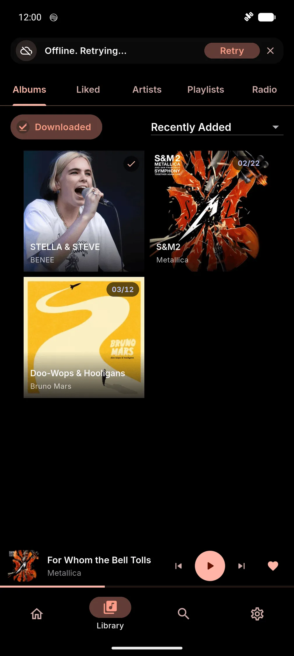 Navis on Android in offline mode: the library filtered to downloaded albums, under the “Offline. Retrying…” banner.